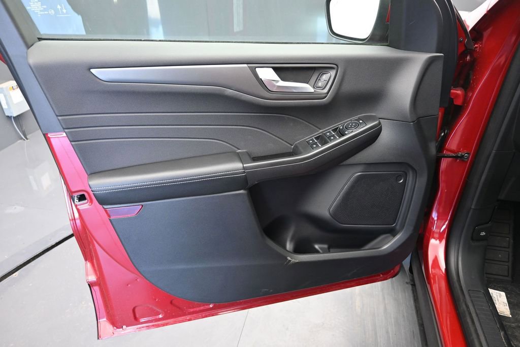 New 2026 Ford Escape SE FWD image 16