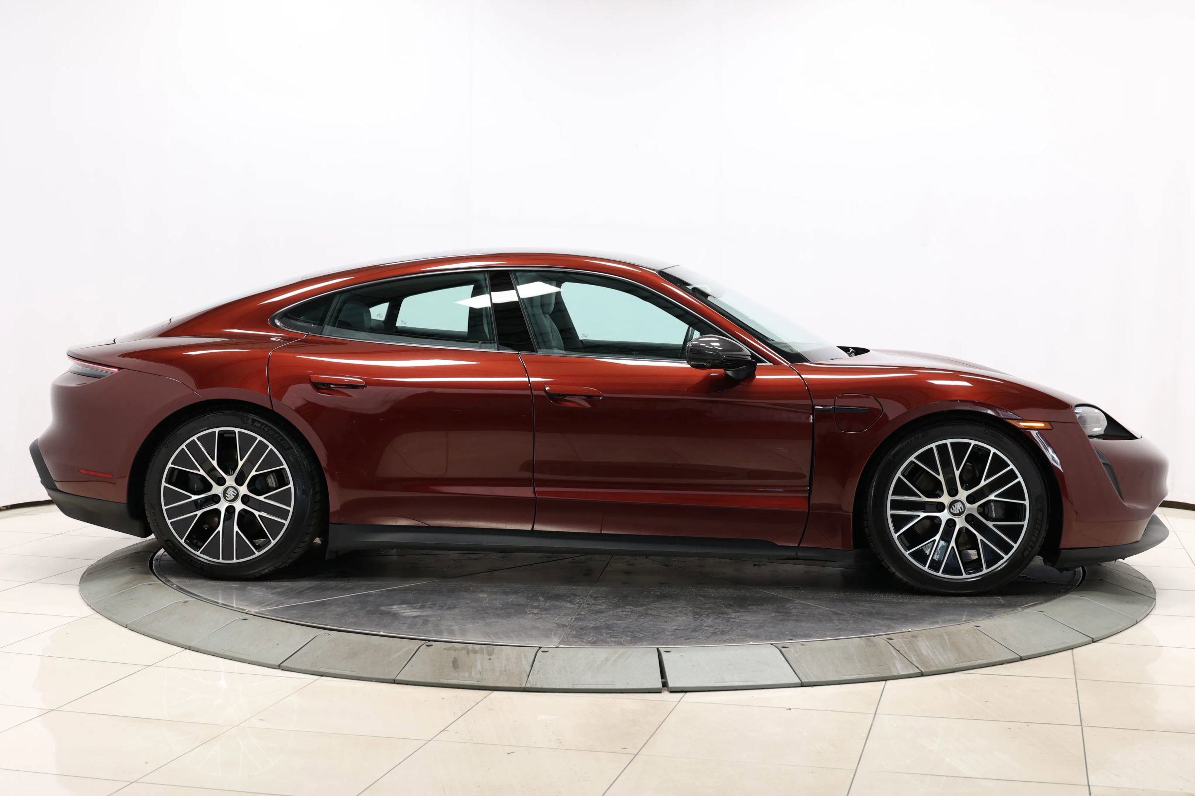 Used 2022 Porsche Taycan image 52