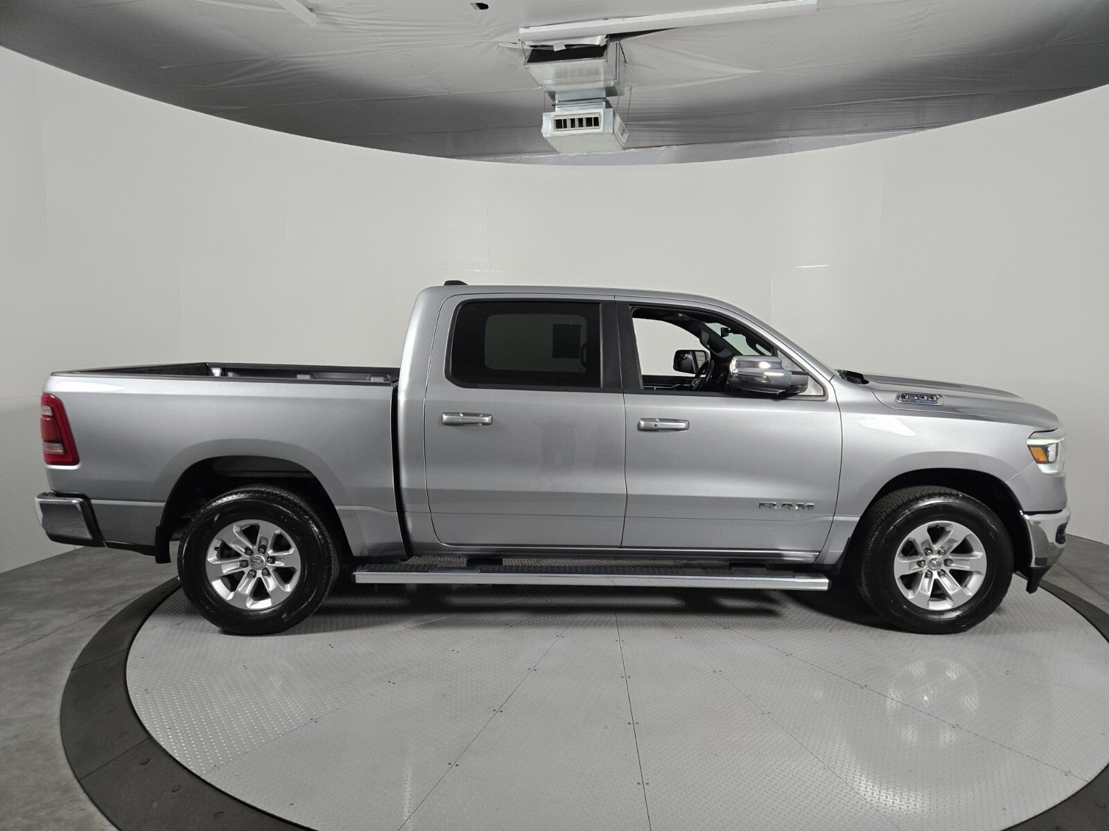 Used 2024 RAM 1500 Laramie image 3