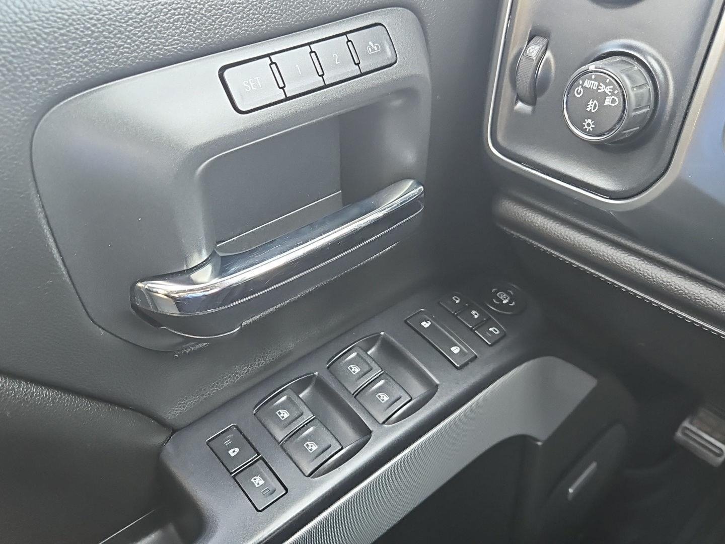 Used 2015 Chevrolet Silverado 1500 LTZ Z71 w/ Midnight Edition AWD/4WD image 15