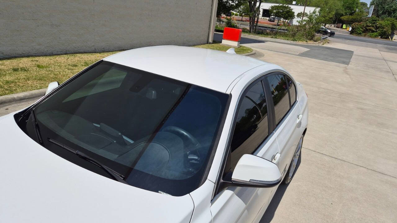 Used 2015 BMW 320i Sedan RWD image 14