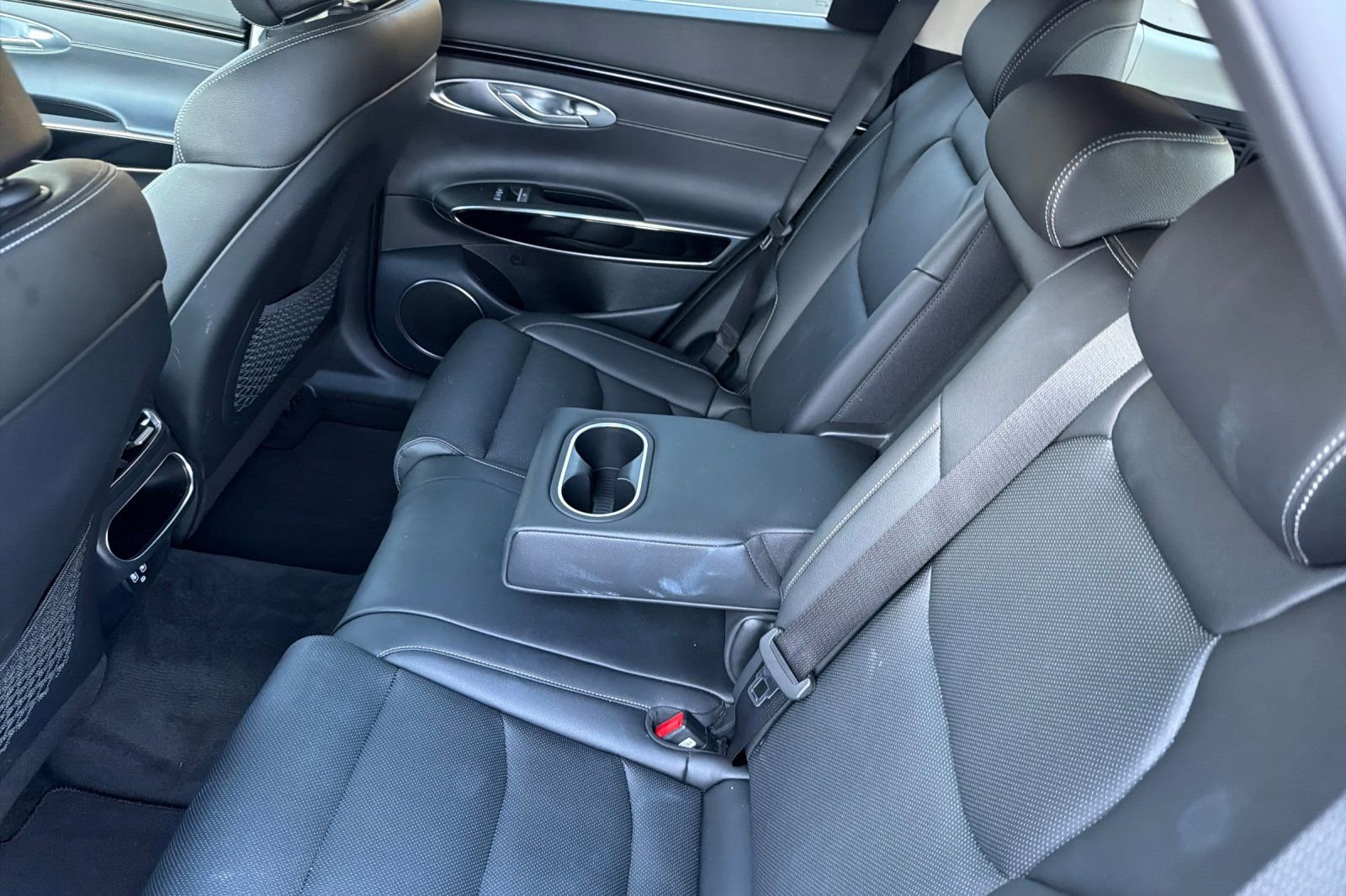 Used 2025 Genesis GV70 2.5T image 16