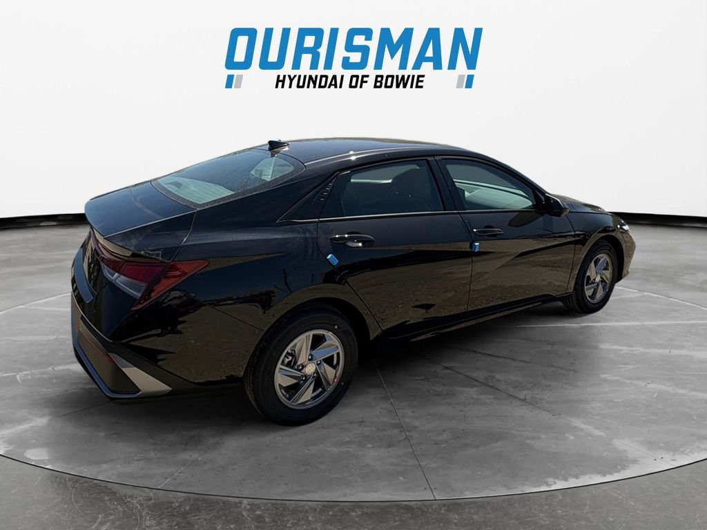 New 2026 Hyundai Elantra SE FWD image 6