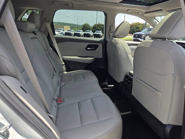 Used 2023 Nissan Rogue SL AWD/4WD image 14
