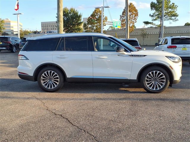 Used 2020 Lincoln Aviator Reserve w/ Elements Package Plus image 23