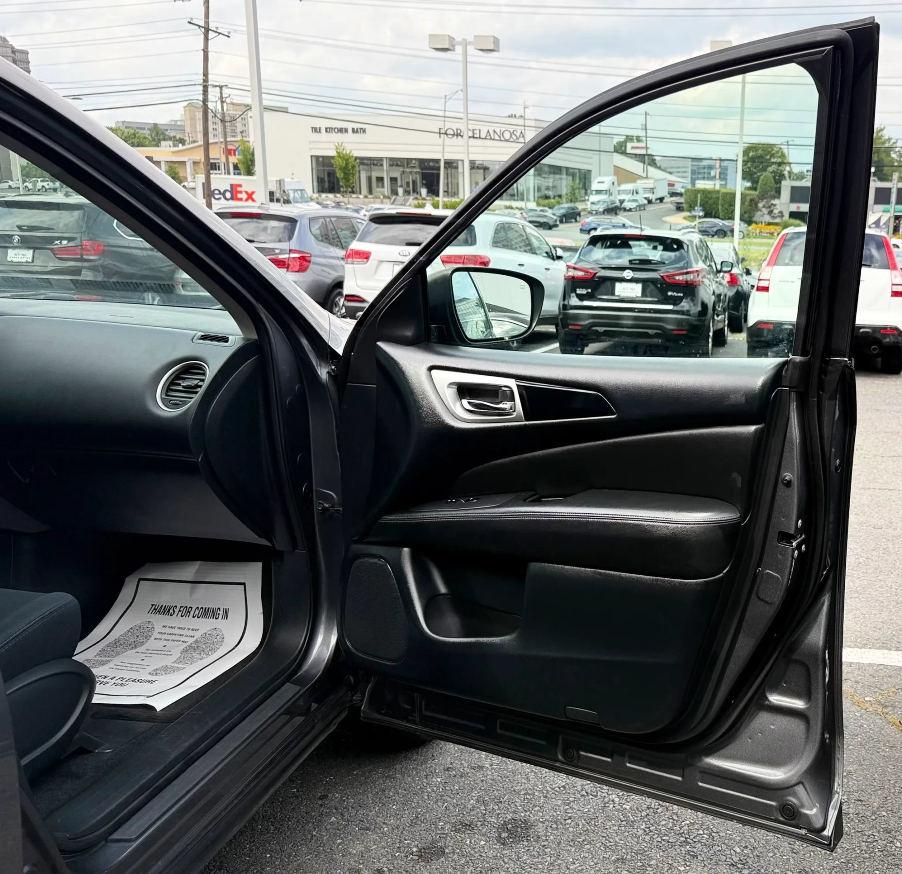 Used 2018 Nissan Pathfinder SV AWD/4WD image 35