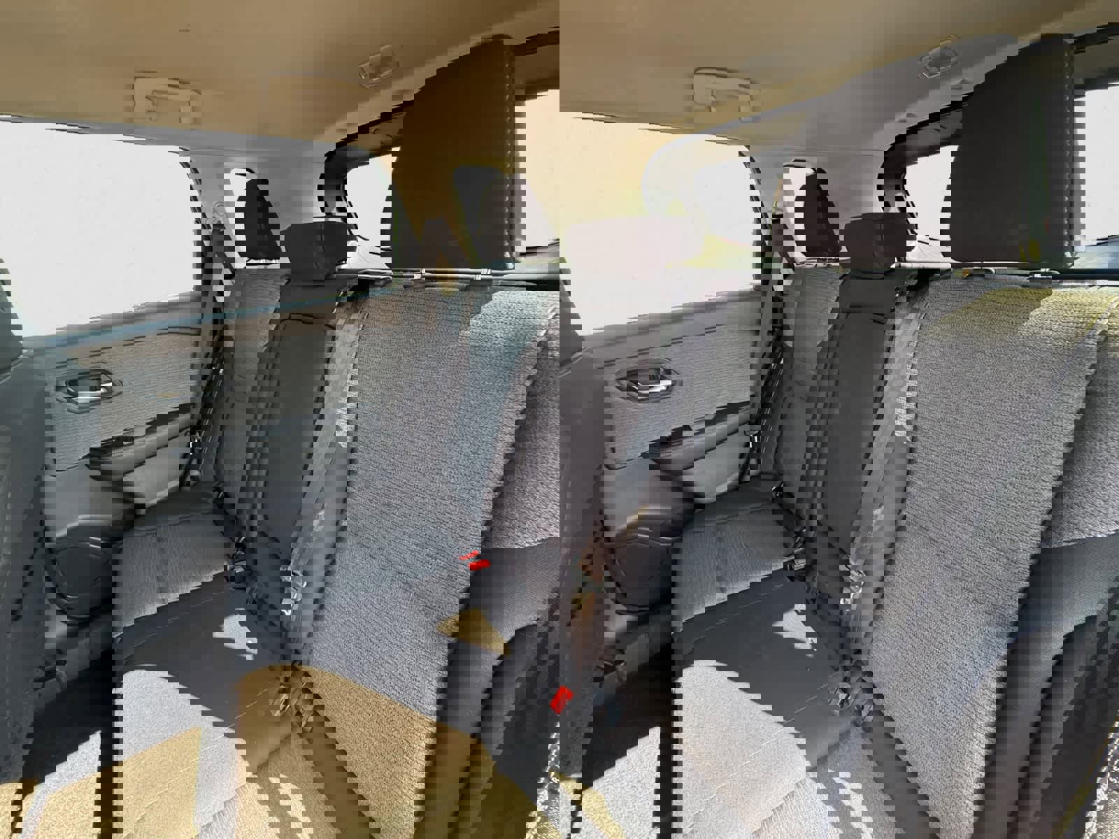 Used 2022 Nissan Rogue SV image 19