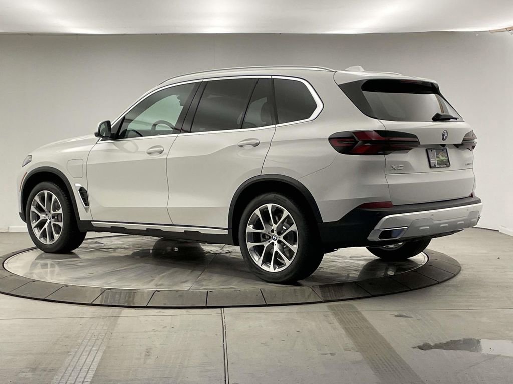New 2026 BMW X5 xDrive50e AWD/4WD image 3