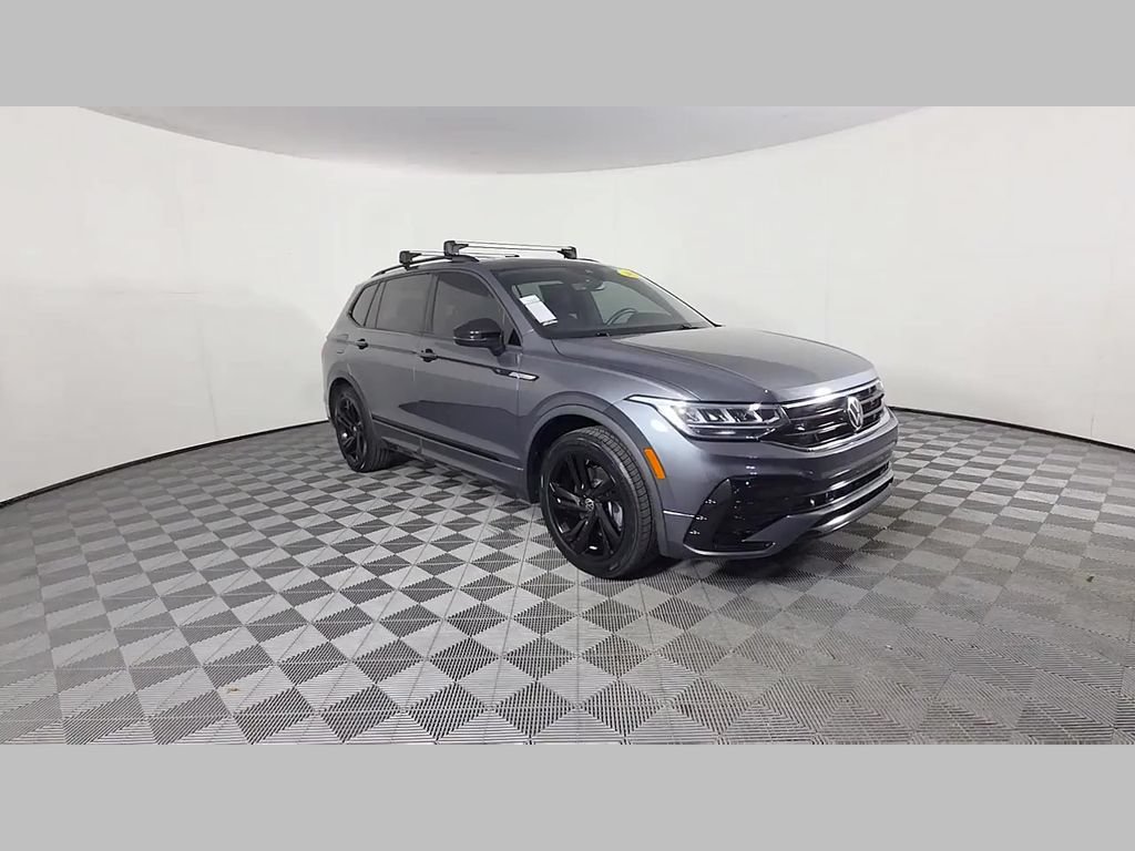 Used 2023 Volkswagen Tiguan SE R-Line FWD image 34