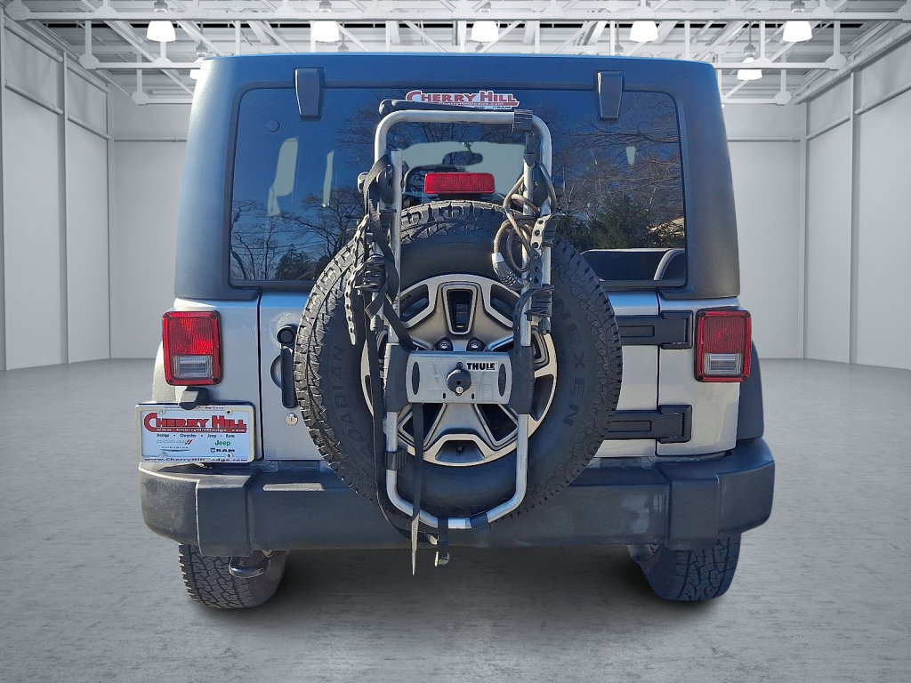 Used 2018 Jeep Wrangler Unlimited Rubicon w/ Cold Weather Group image 4