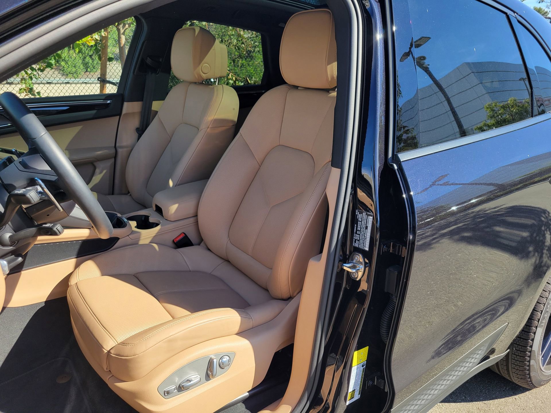 Used 2026 Porsche Macan image 4