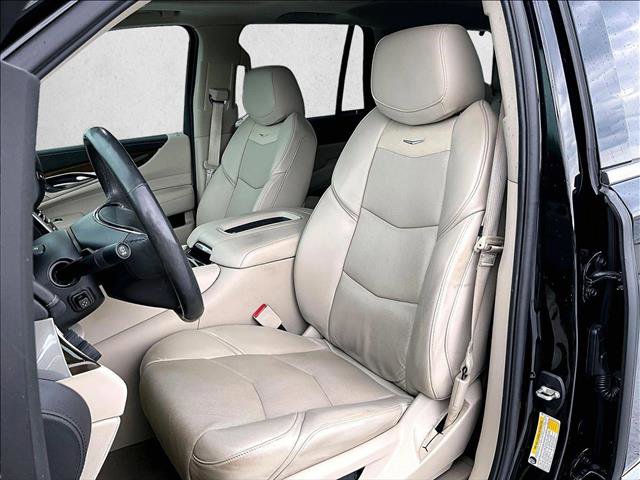 Used 2020 Cadillac Escalade Luxury AWD/4WD image 27