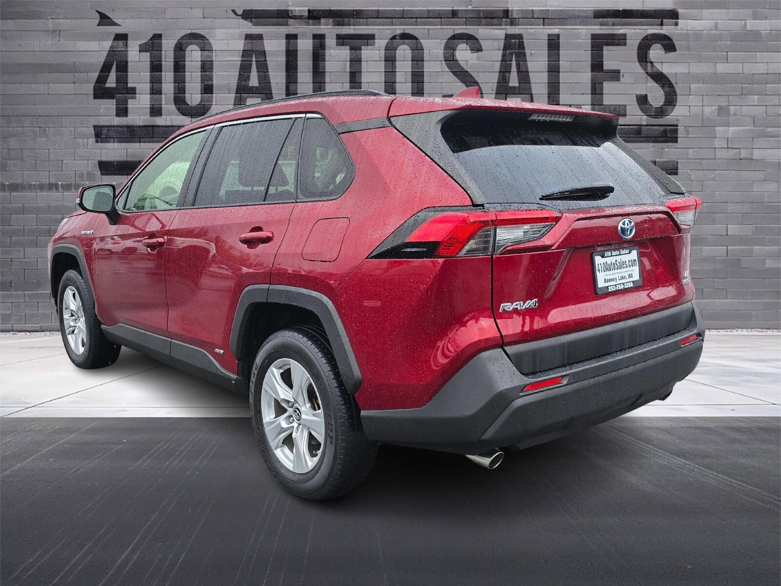 Used 2019 Toyota RAV4 LE image 8