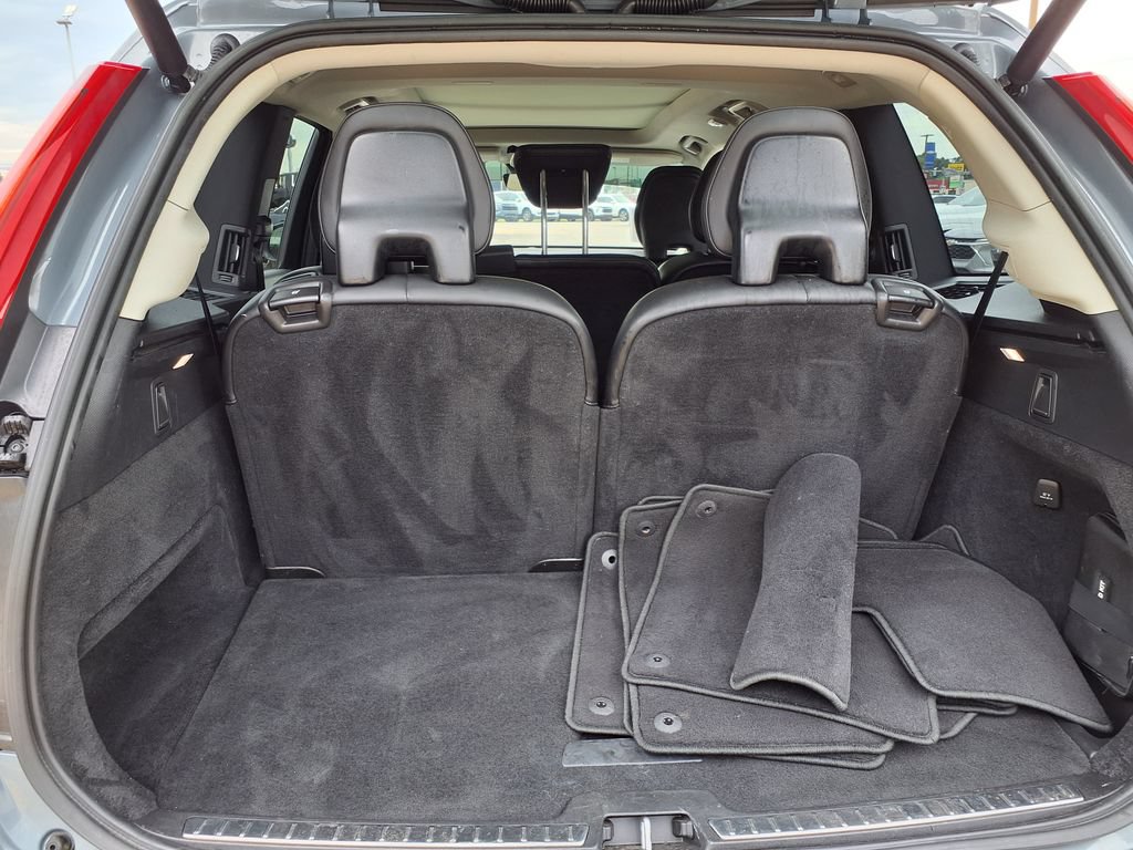 Used 2023 Volvo XC90 B5 Core w/ Protection Package Premier AWD/4WD image 7