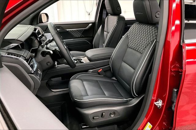 Used 2025 GMC Acadia Denali w/ Super Cruise Package image 24