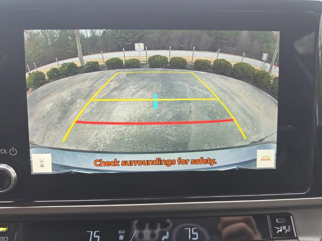 Used 2025 Toyota Camry SE image 31