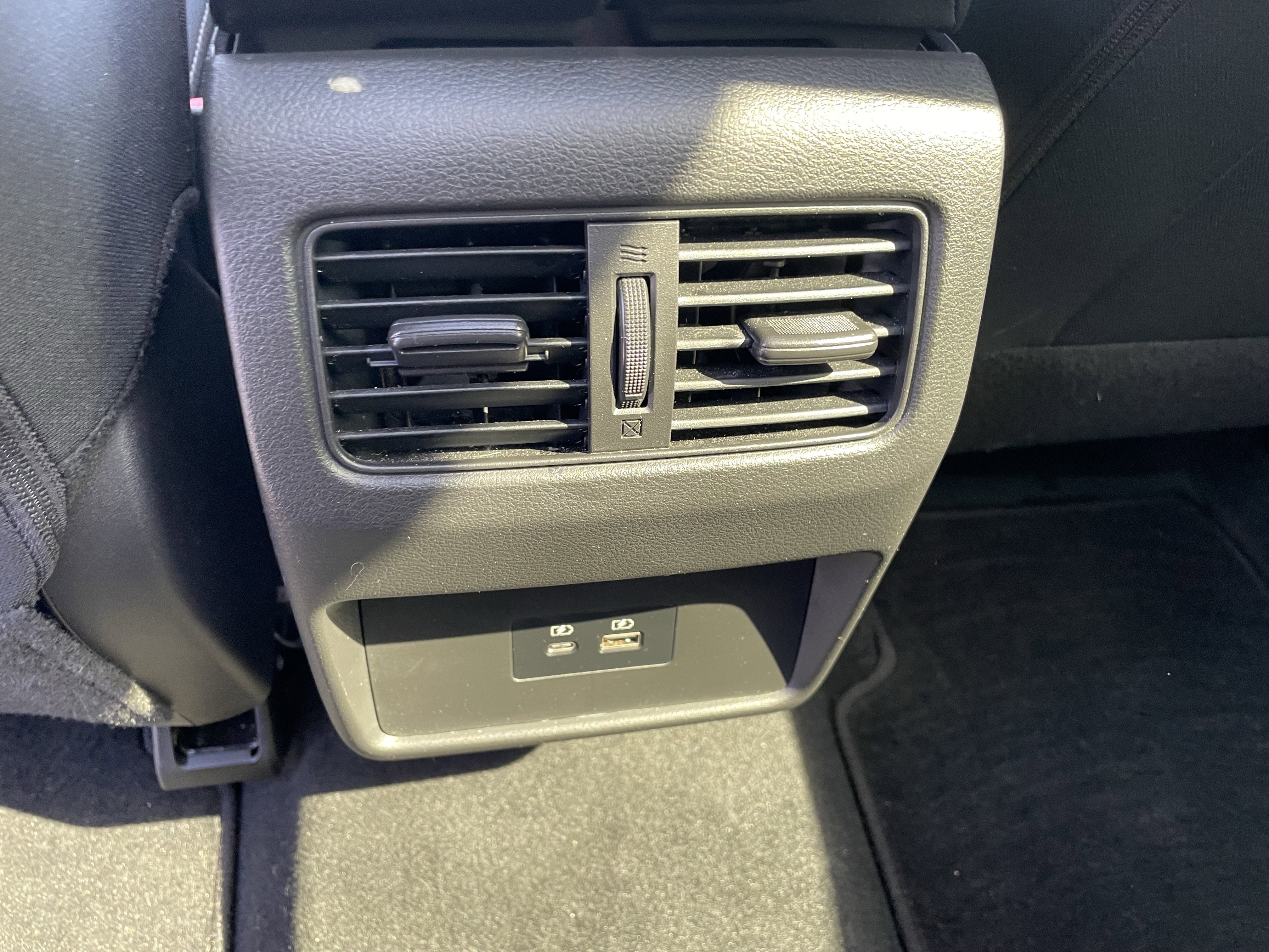 Used 2023 Nissan Rogue SV image 29