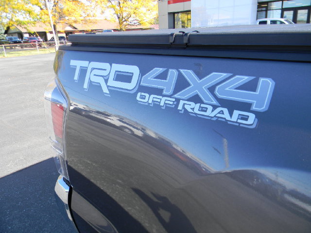 Certified 2023 Toyota Tacoma TRD Off-Road AWD/4WD image 9