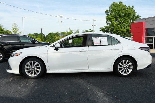 Used 2024 Toyota Camry LE FWD image 9