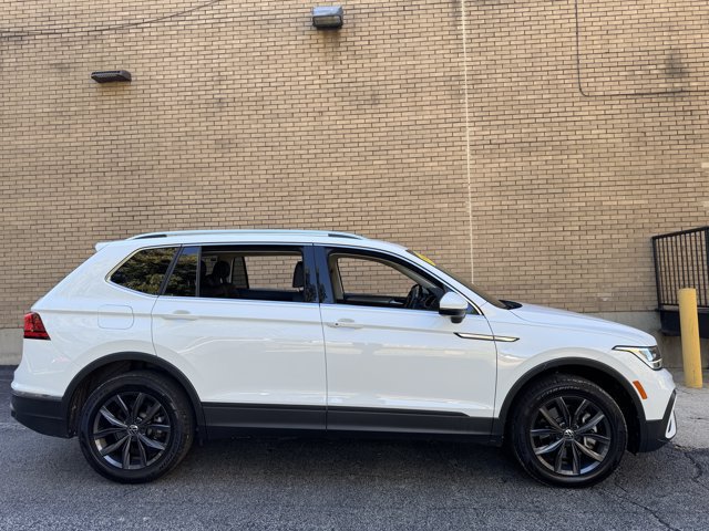 Used 2022 Volkswagen Tiguan SE FWD image 4