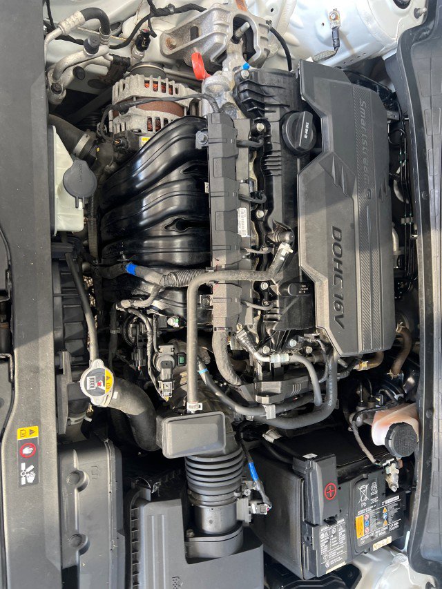 Used 2021 Hyundai Elantra Limited image 7