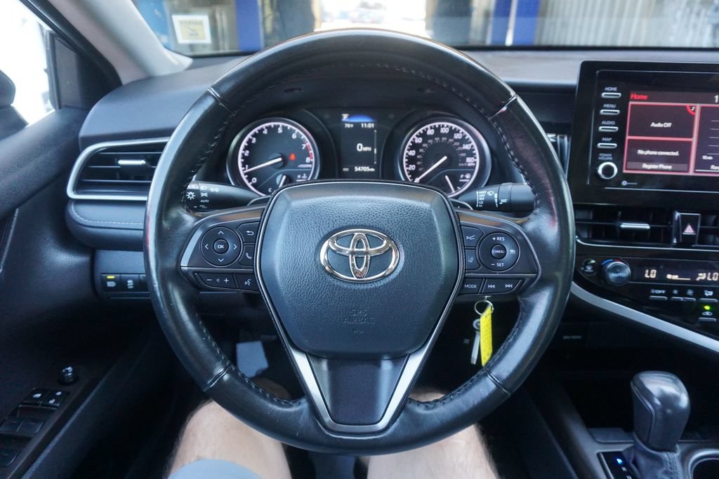 Used 2024 Toyota Camry SE FWD image 3