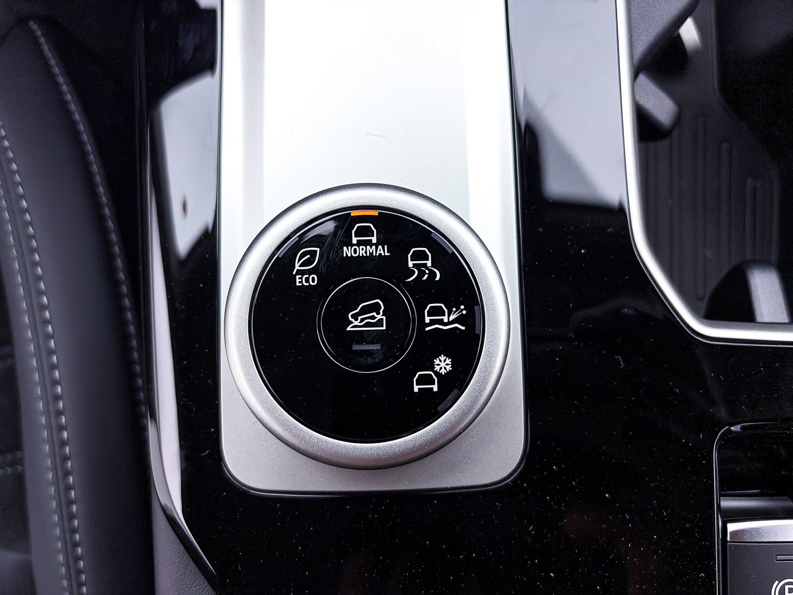 New 2026 Mitsubishi Outlander SE FWD image 18