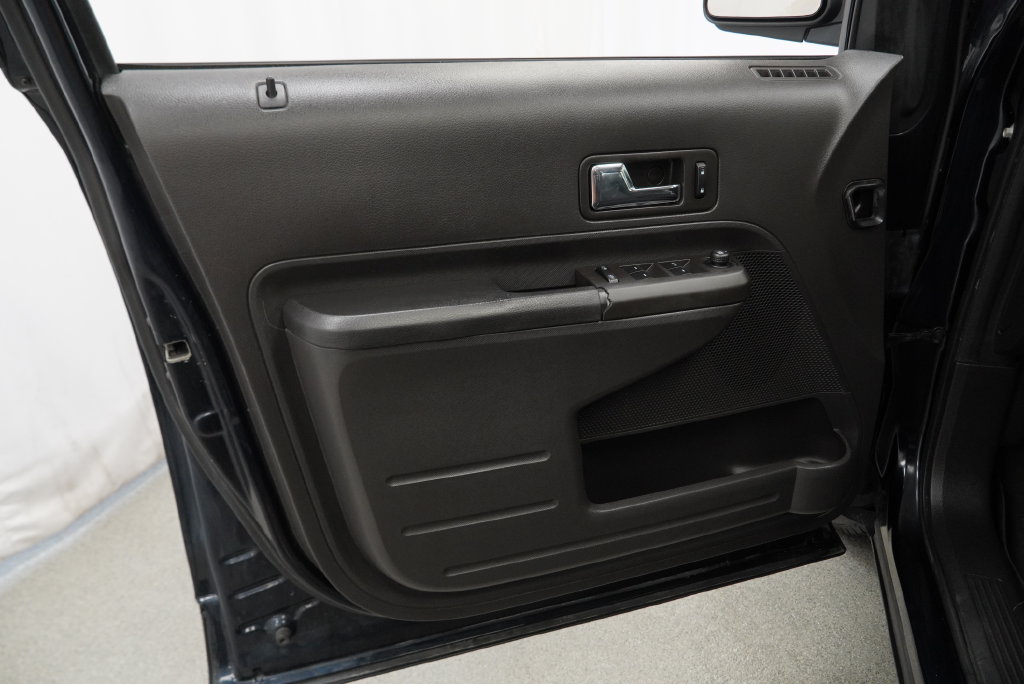 Used 2010 Ford Edge SEL FWD image 30