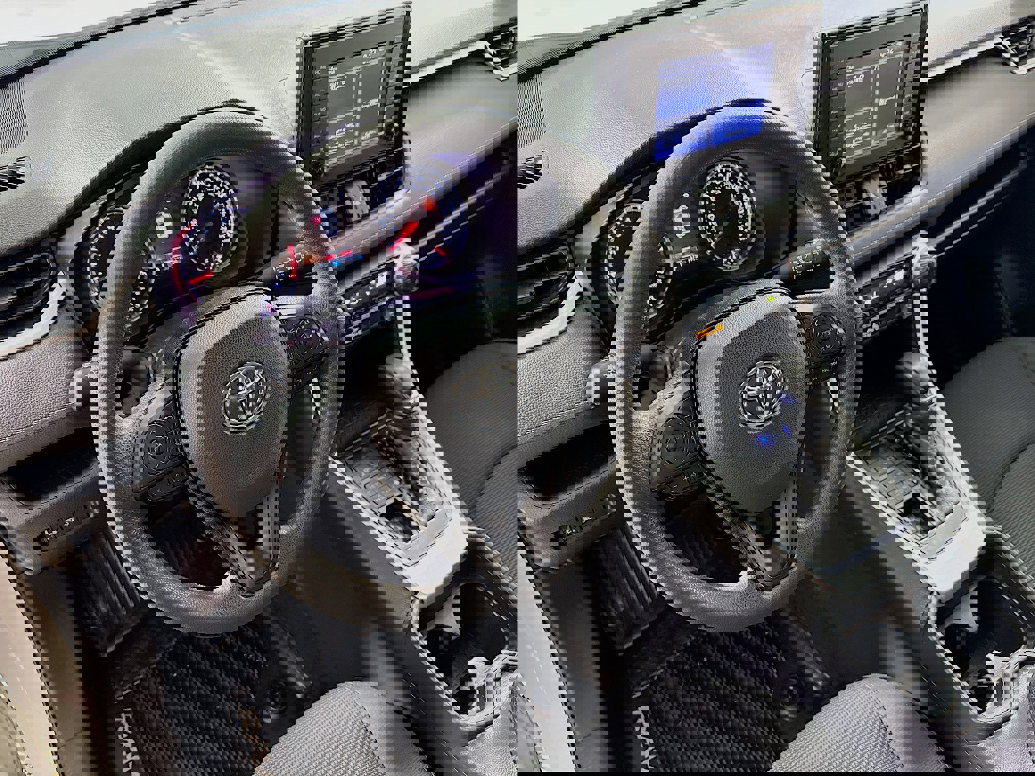 Used 2019 Toyota RAV4 LE w/ All Weather Liner Package image 21