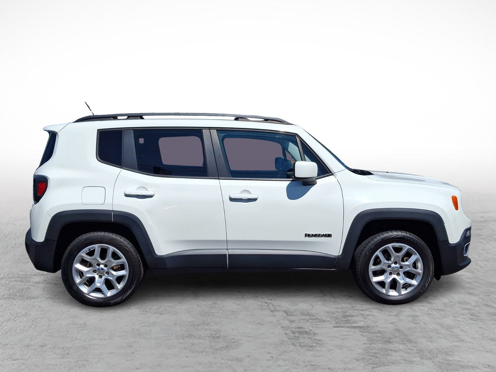 Used 2015 Jeep Renegade Latitude AWD/4WD image 7