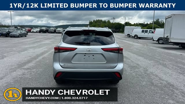Used 2021 Toyota Highlander XLE AWD/4WD image 4