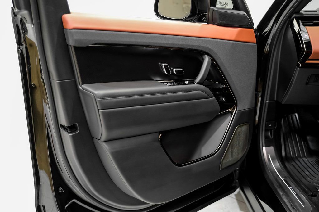 Used 2024 Land Rover Range Rover Sport image 37