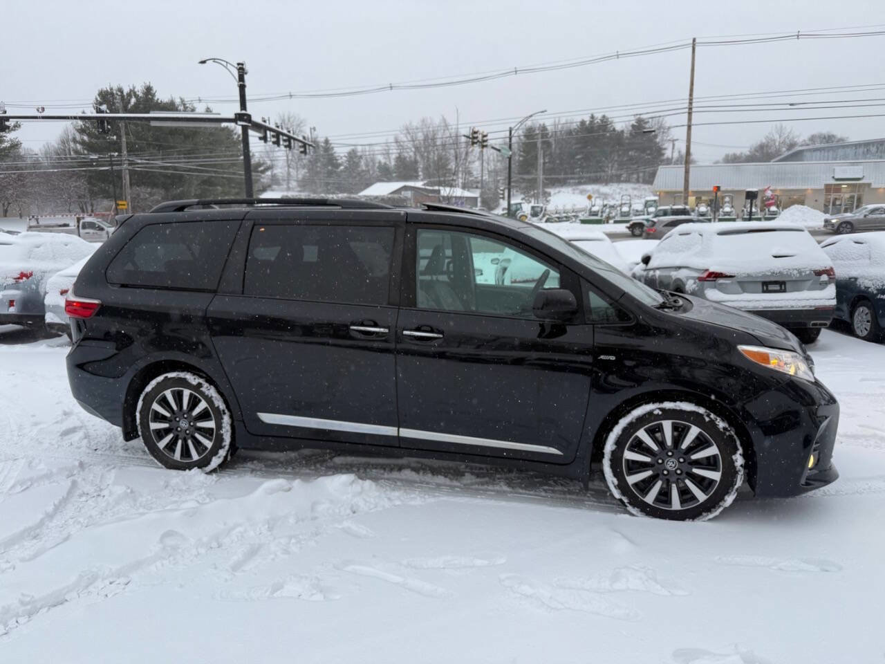 Used 2019 Toyota Sienna XLE Premium image 5