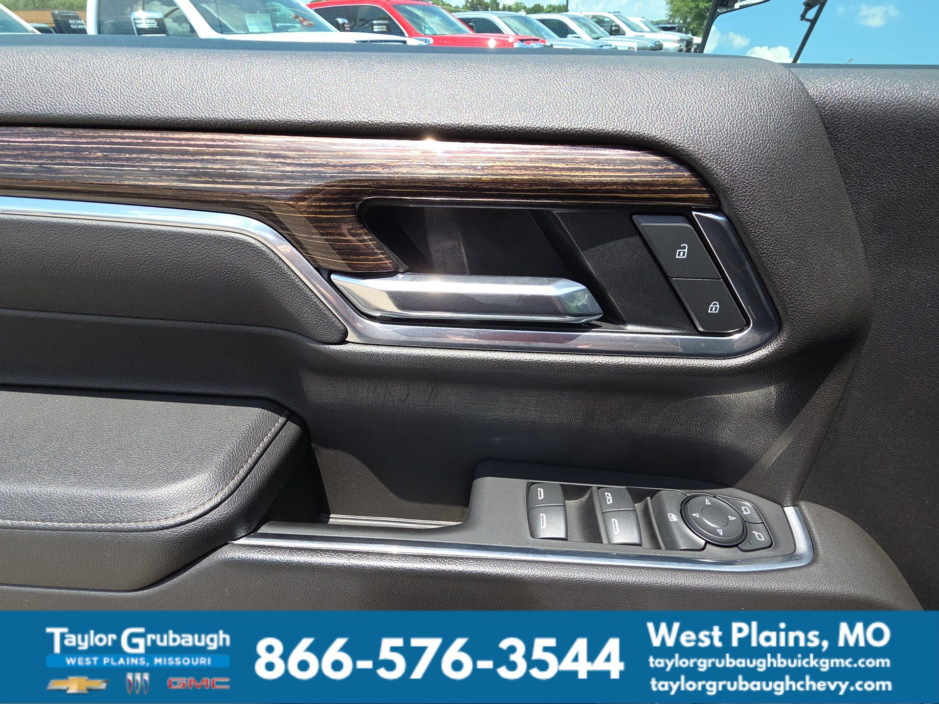 Used 2022 GMC Sierra 1500 SLE AWD/4WD image 16
