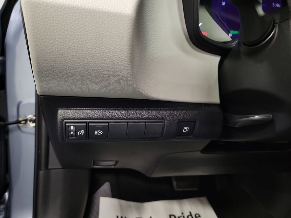 Used 2022 Toyota Corolla LE image 20