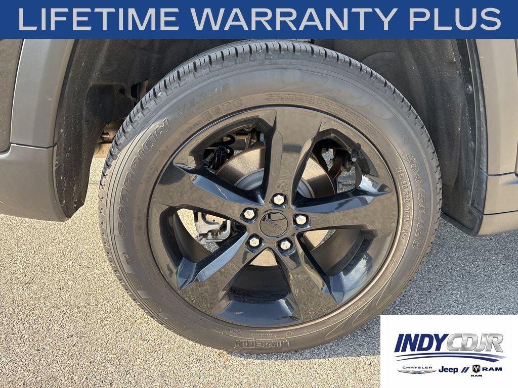 Used 2023 Jeep Grand Cherokee Limited w/ Luxury Tech Group II AWD/4WD image 12