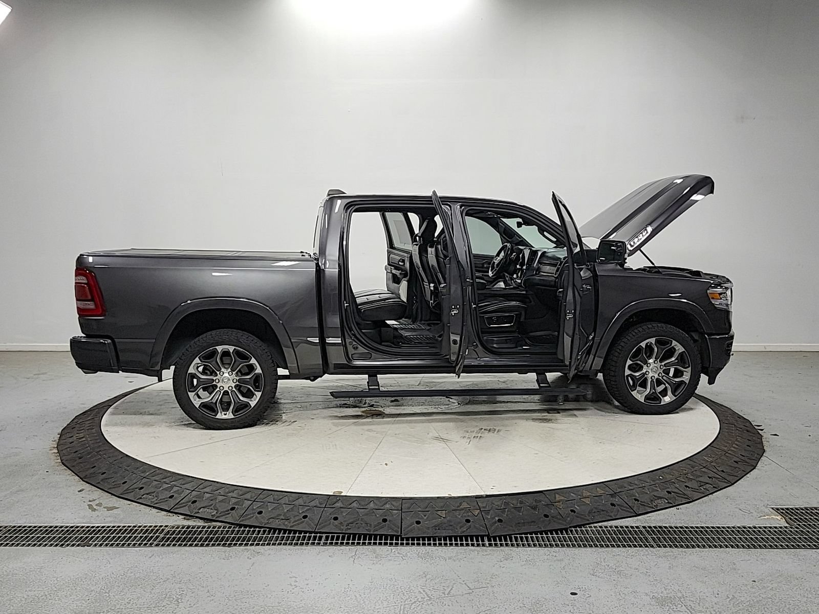 Used 2020 RAM 1500 Limited RWD image 17