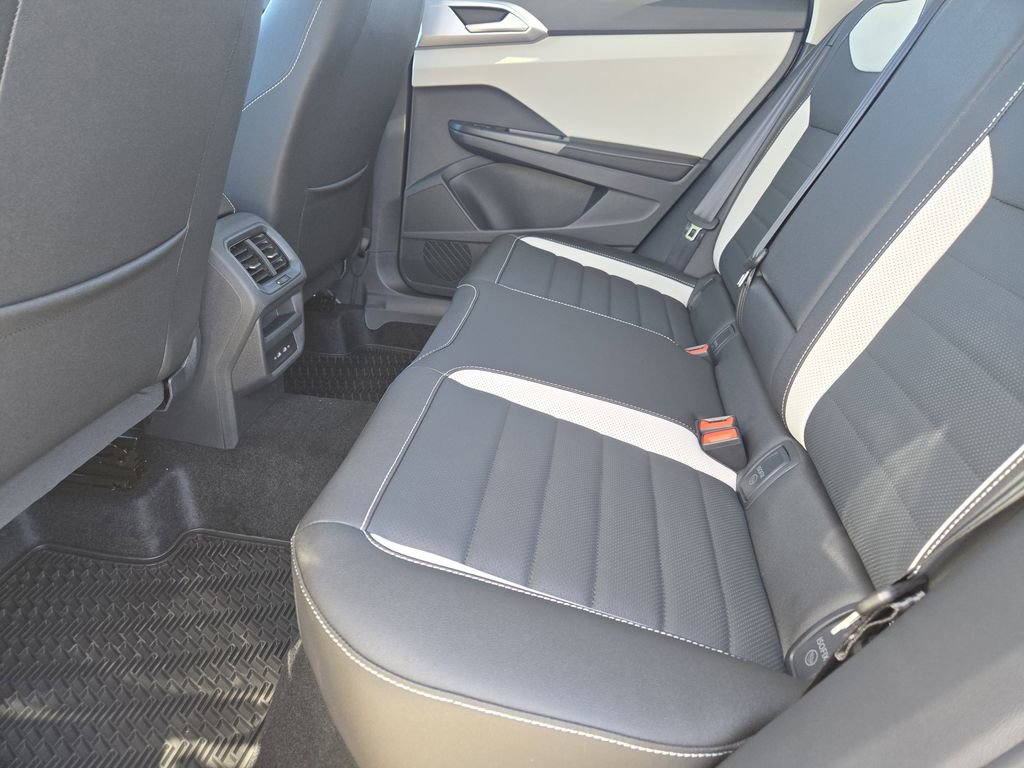 New 2026 Volkswagen Taos SEL image 22