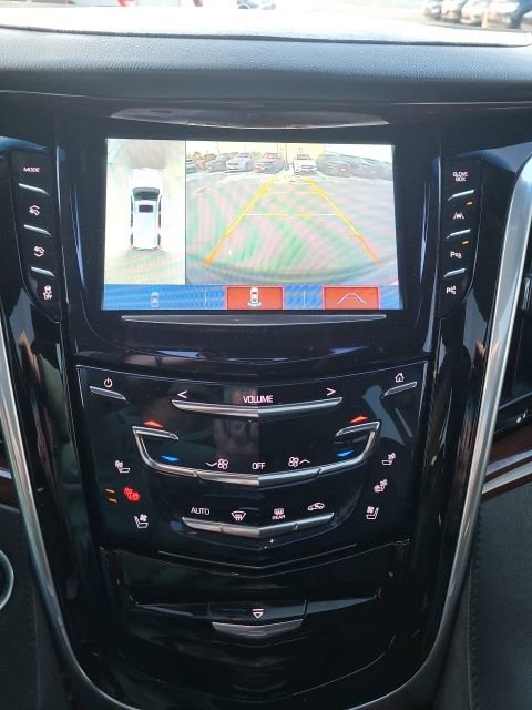 Used 2019 Cadillac Escalade ESV Premium Luxury image 4
