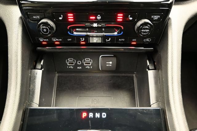 Used 2025 Jeep Grand Cherokee Altitude AWD/4WD image 40