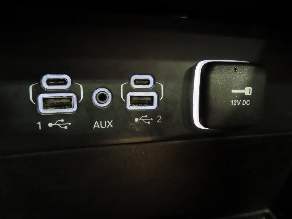 Certified 2023 Jeep Grand Cherokee Limited w/ Black Appearance Package image 11