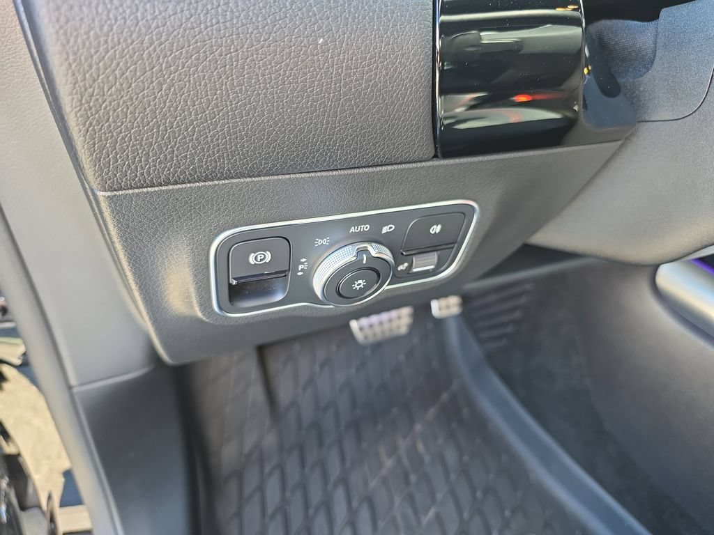 Used 2021 Mercedes-Benz GLA 250 4MATIC image 22
