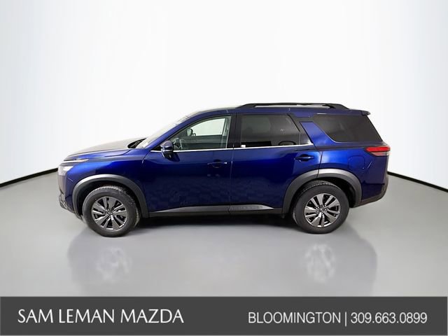 Used 2025 Nissan Pathfinder SV image 4