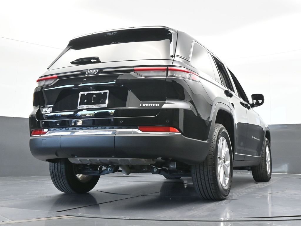 Used 2024 Jeep Grand Cherokee Limited w/ Luxury Tech Group II image 67