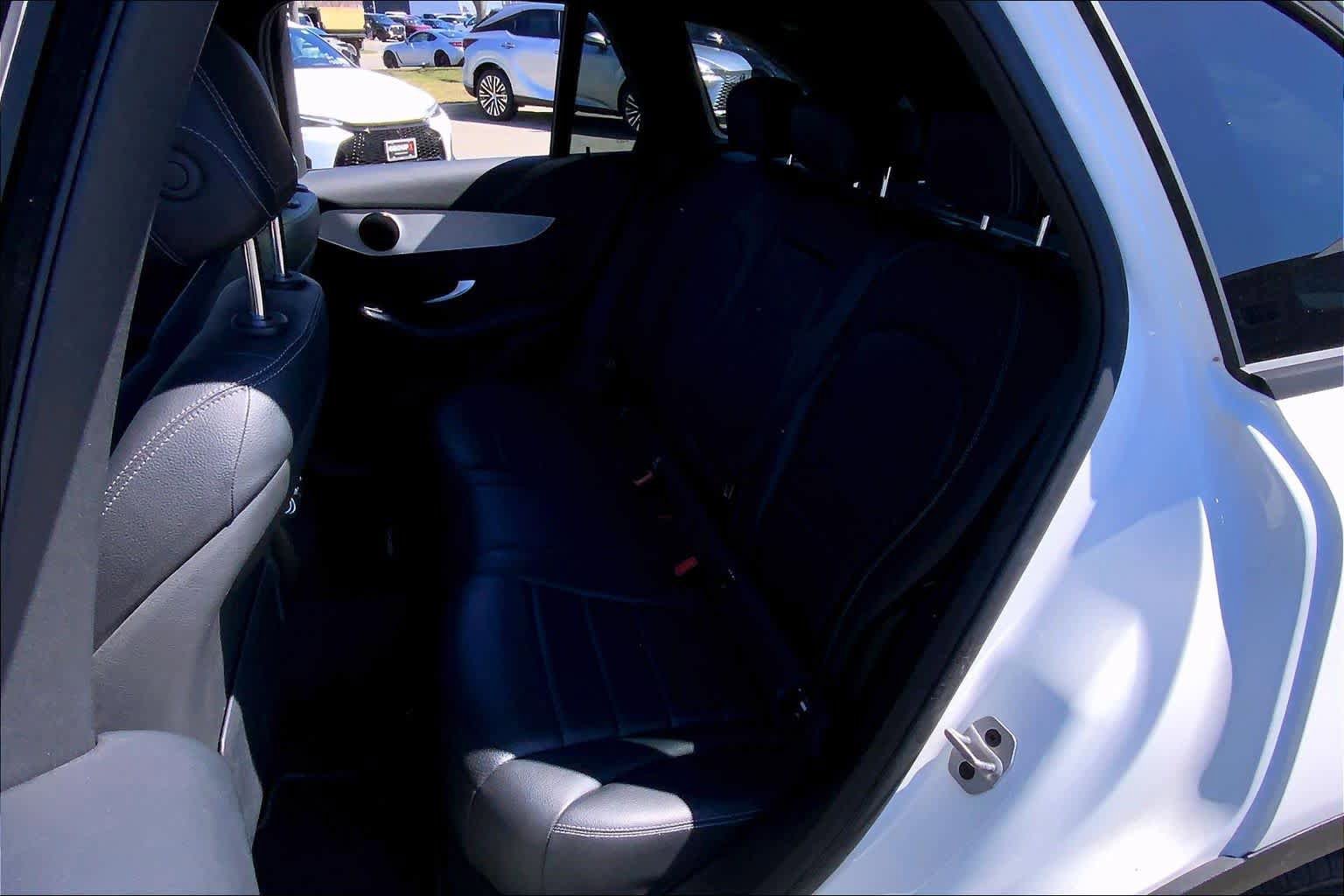 Used 2022 Mercedes-Benz GLC 300 4MATIC image 21