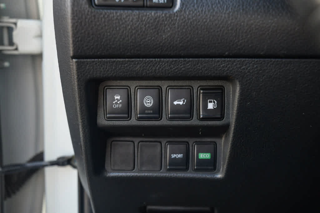 Used 2020 Nissan Rogue SV FWD image 27