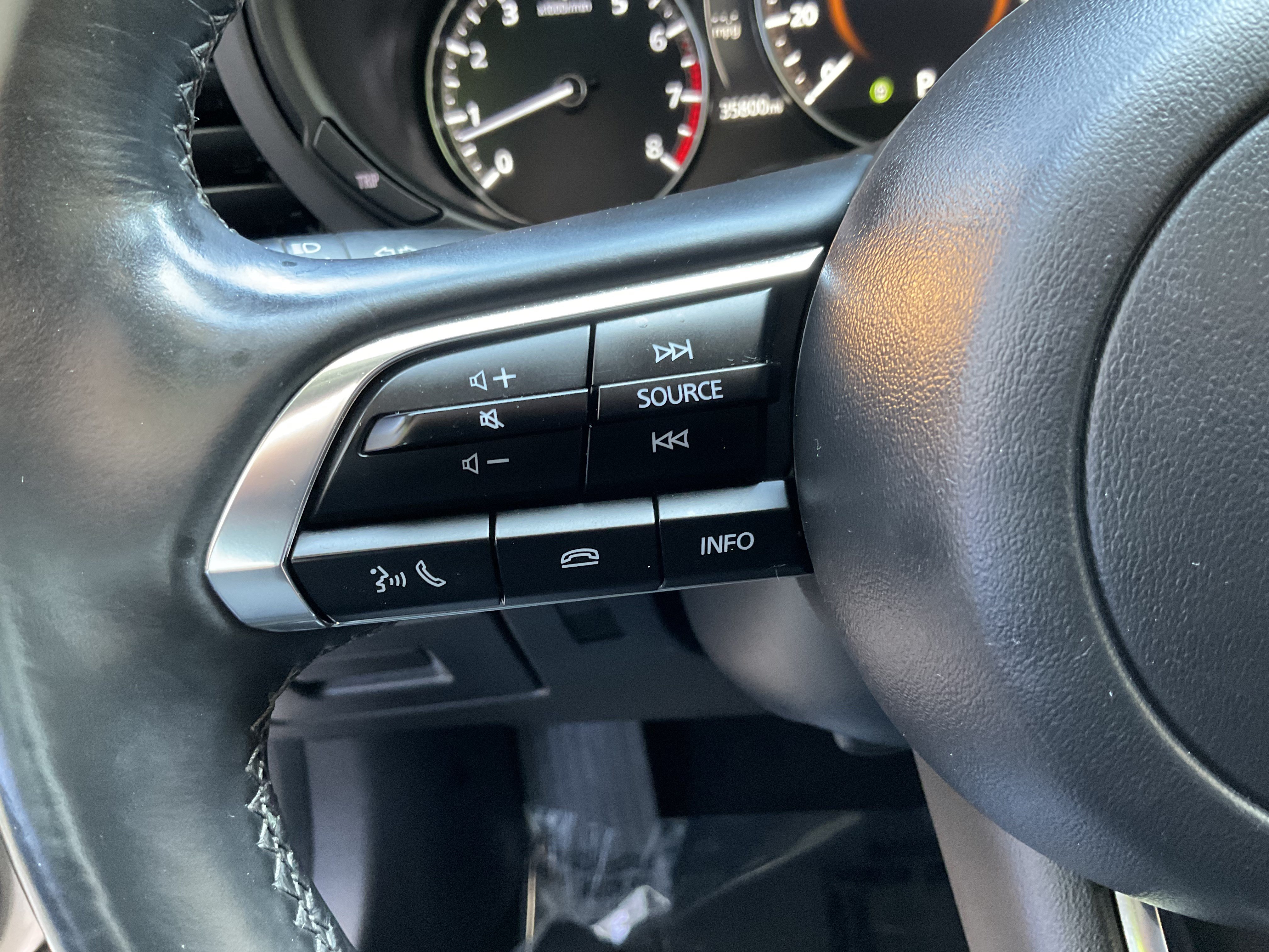 Used 2024 MAZDA MAZDA3 s FWD image 28