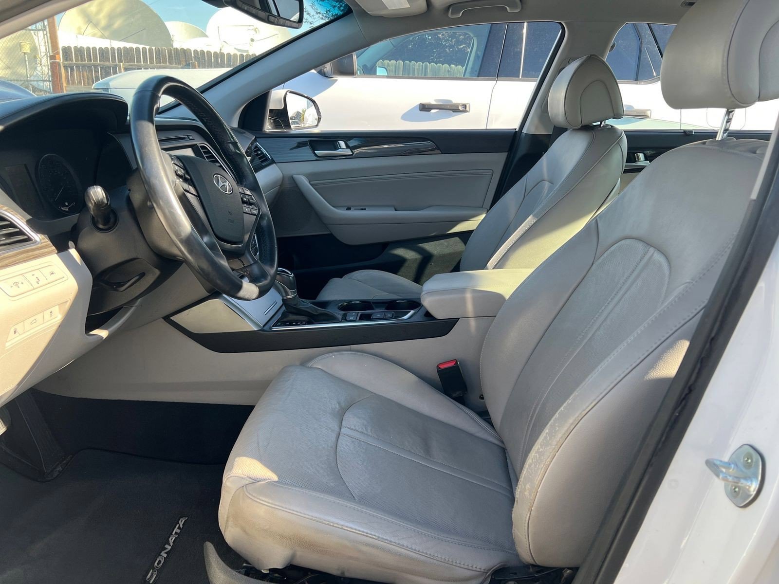 Used 2015 Hyundai Sonata Limited w/ Option Group 06 FWD image 17