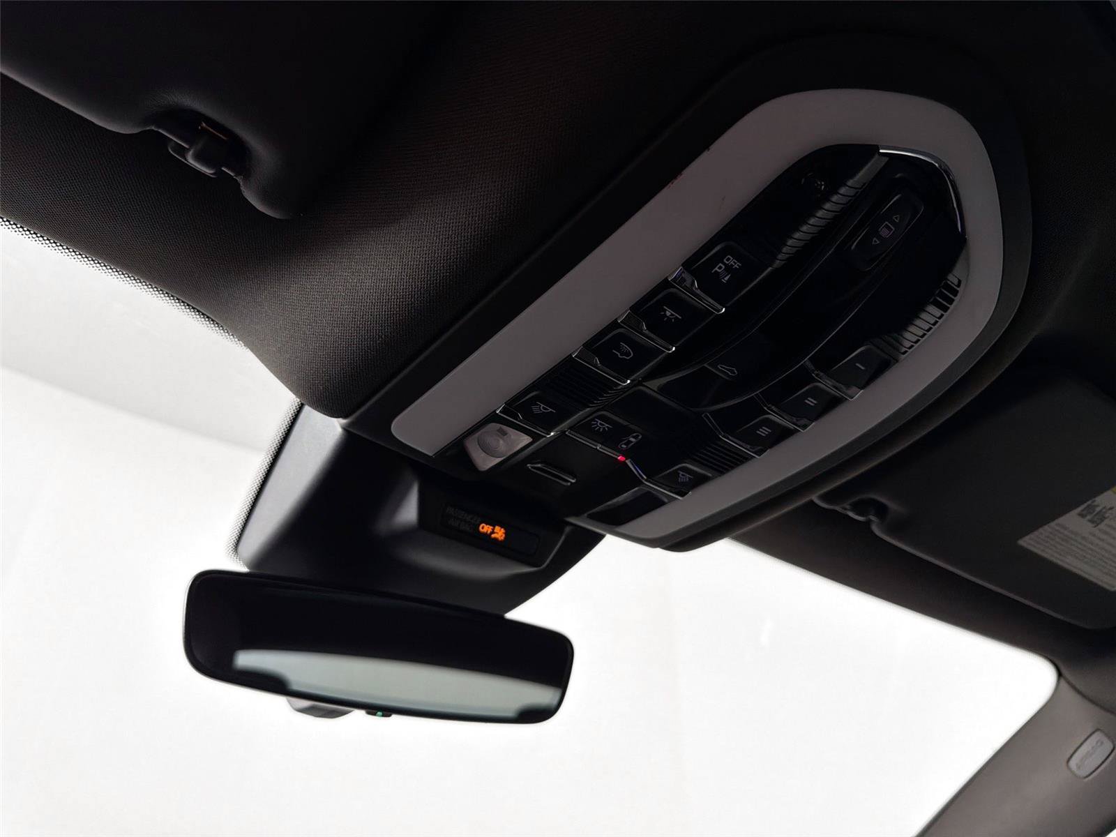 Certified 2023 Porsche Macan S AWD/4WD image 25