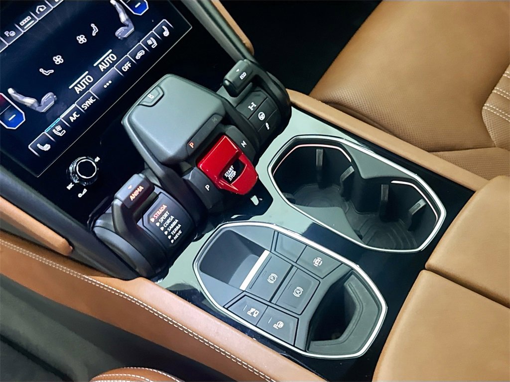Used 2023 Lamborghini Urus S image 17
